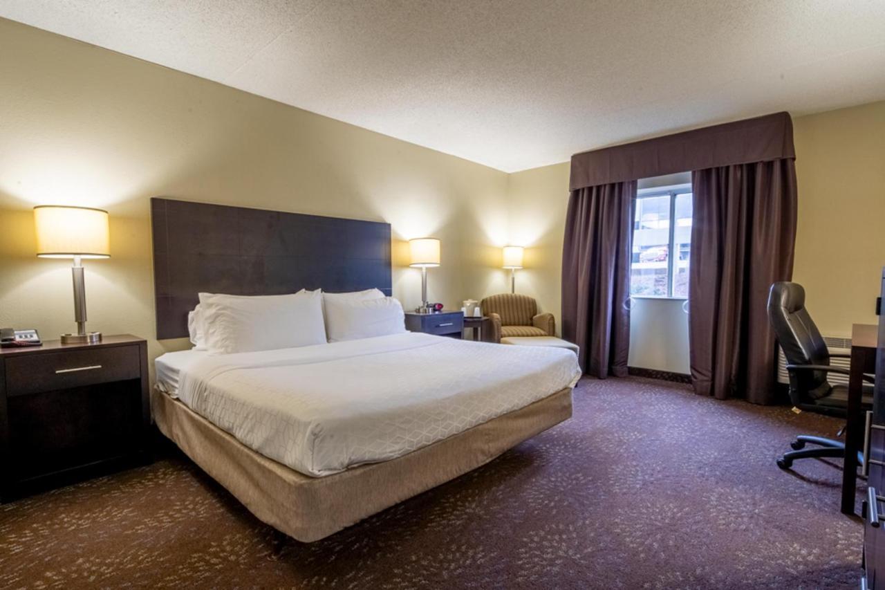 Holiday Inn Express Hotel & Suites Pittsburgh Airport By Ihg Robinson Township  Bagian luar foto