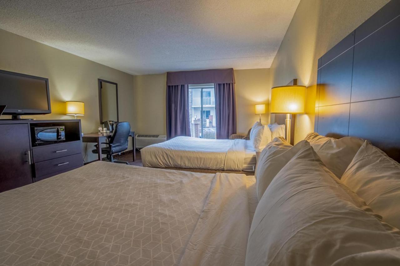Holiday Inn Express Hotel & Suites Pittsburgh Airport By Ihg Robinson Township  Bagian luar foto