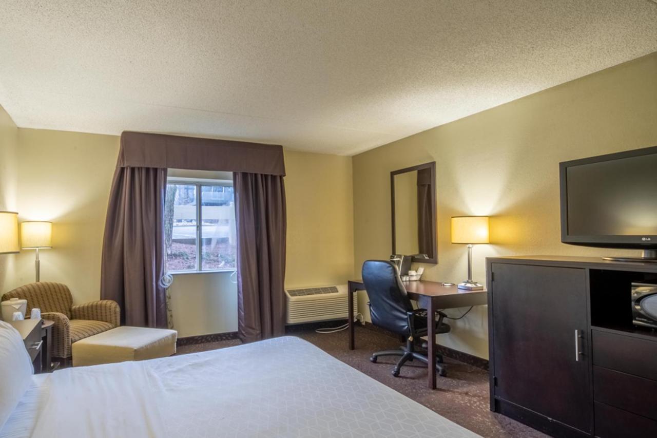 Holiday Inn Express Hotel & Suites Pittsburgh Airport By Ihg Robinson Township  Bagian luar foto