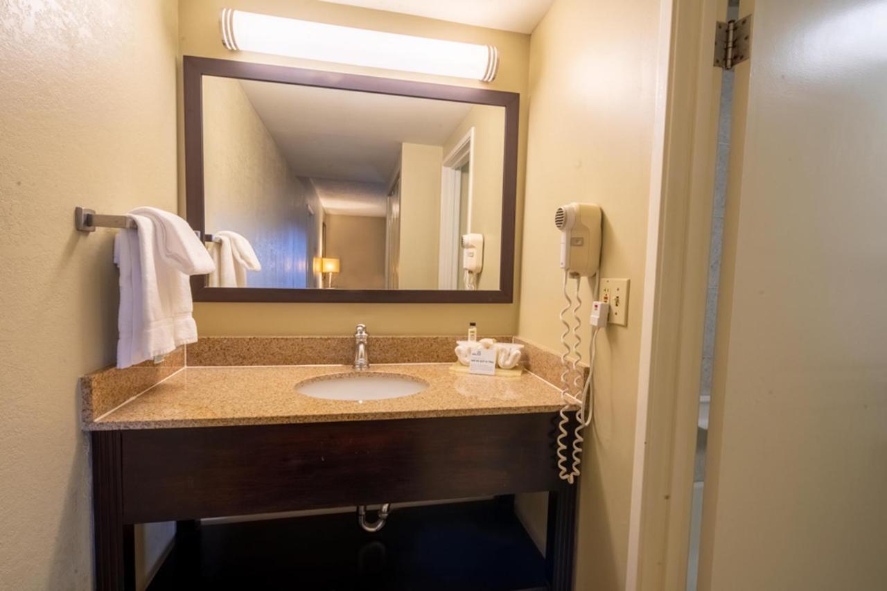 Holiday Inn Express Hotel & Suites Pittsburgh Airport By Ihg Robinson Township  Bagian luar foto