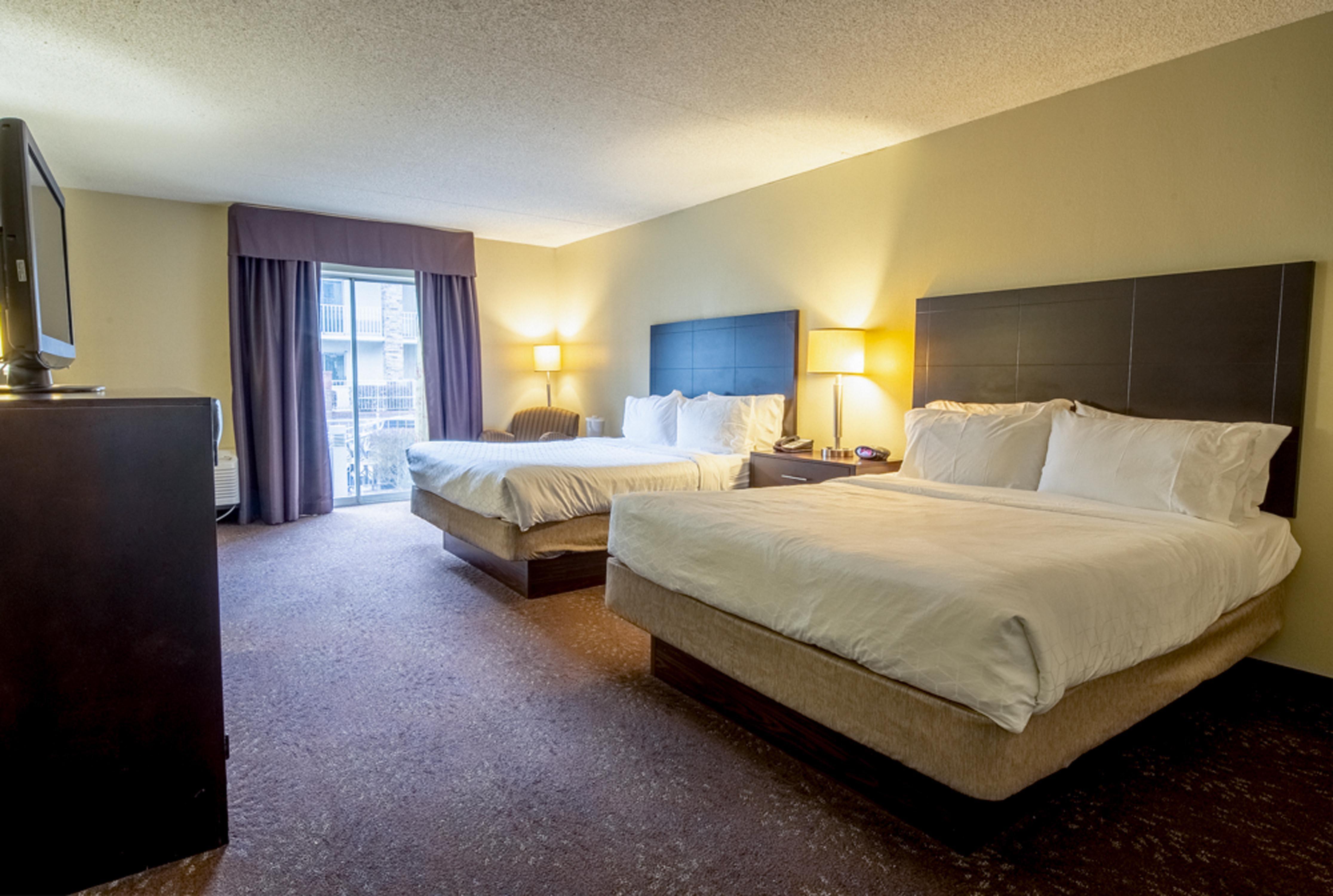 Holiday Inn Express Hotel & Suites Pittsburgh Airport By Ihg Robinson Township  Bagian luar foto