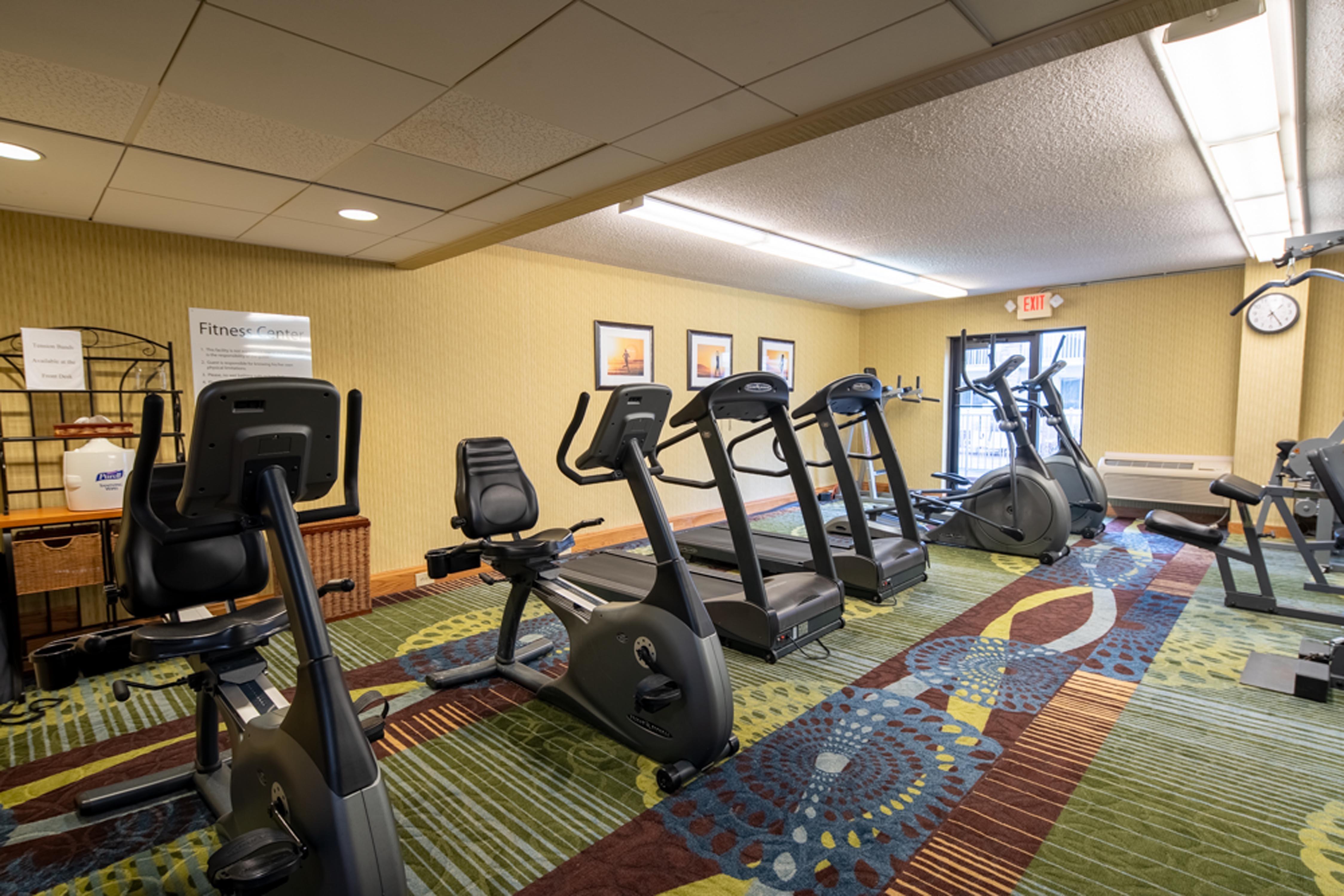 Holiday Inn Express Hotel & Suites Pittsburgh Airport By Ihg Robinson Township  Bagian luar foto