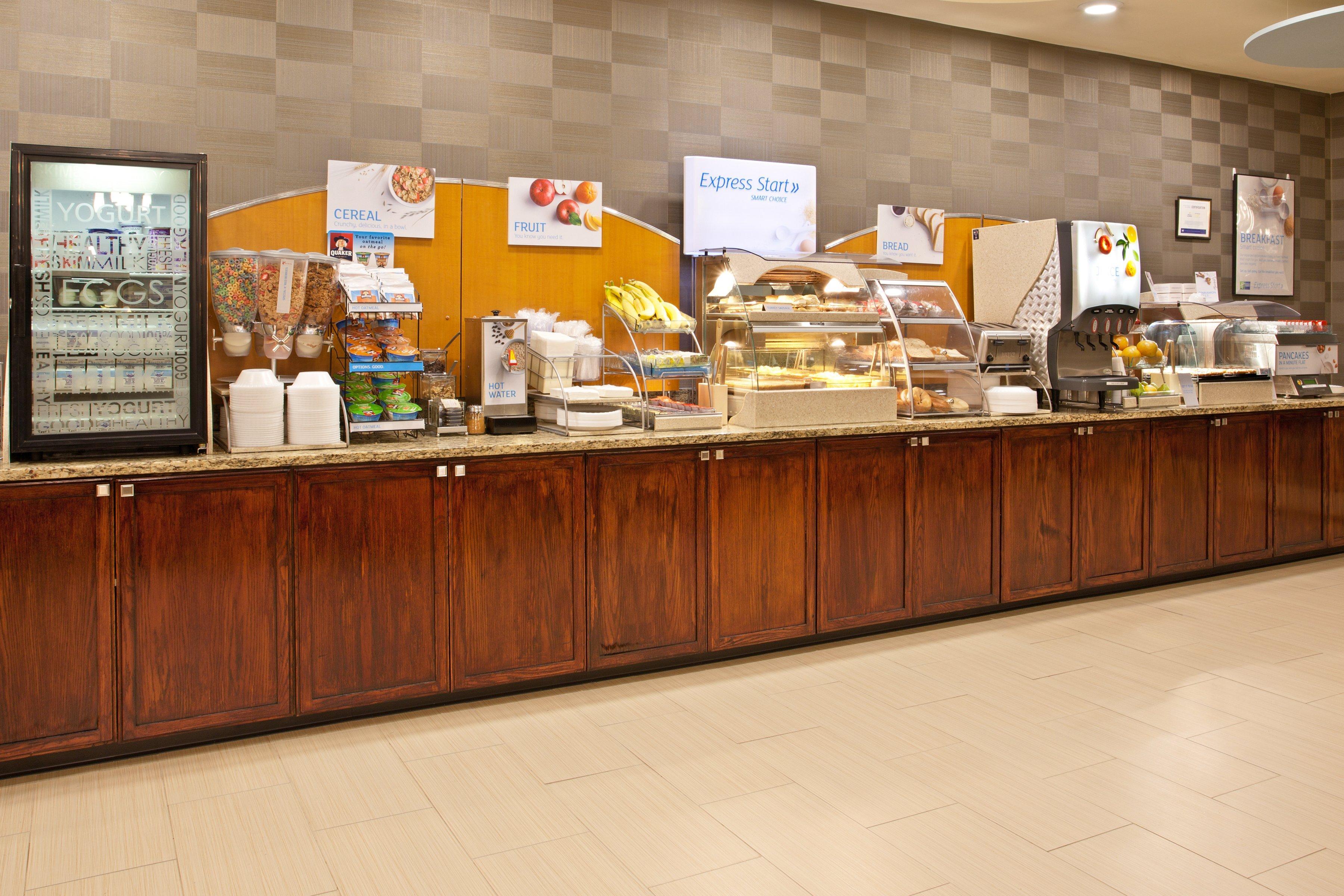 Holiday Inn Express Hotel & Suites Pittsburgh Airport By Ihg Robinson Township  Bagian luar foto