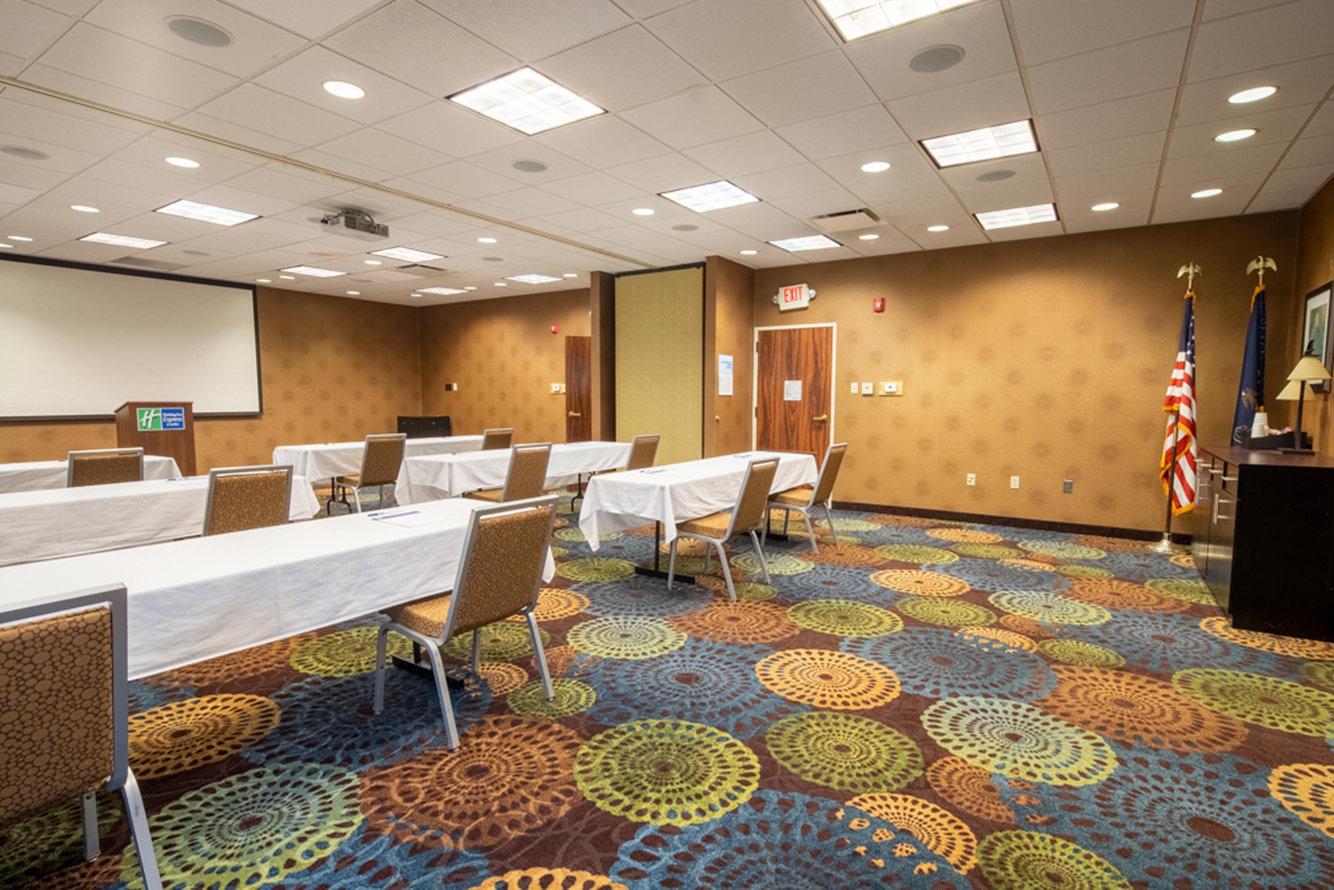 Holiday Inn Express Hotel & Suites Pittsburgh Airport By Ihg Robinson Township  Bagian luar foto