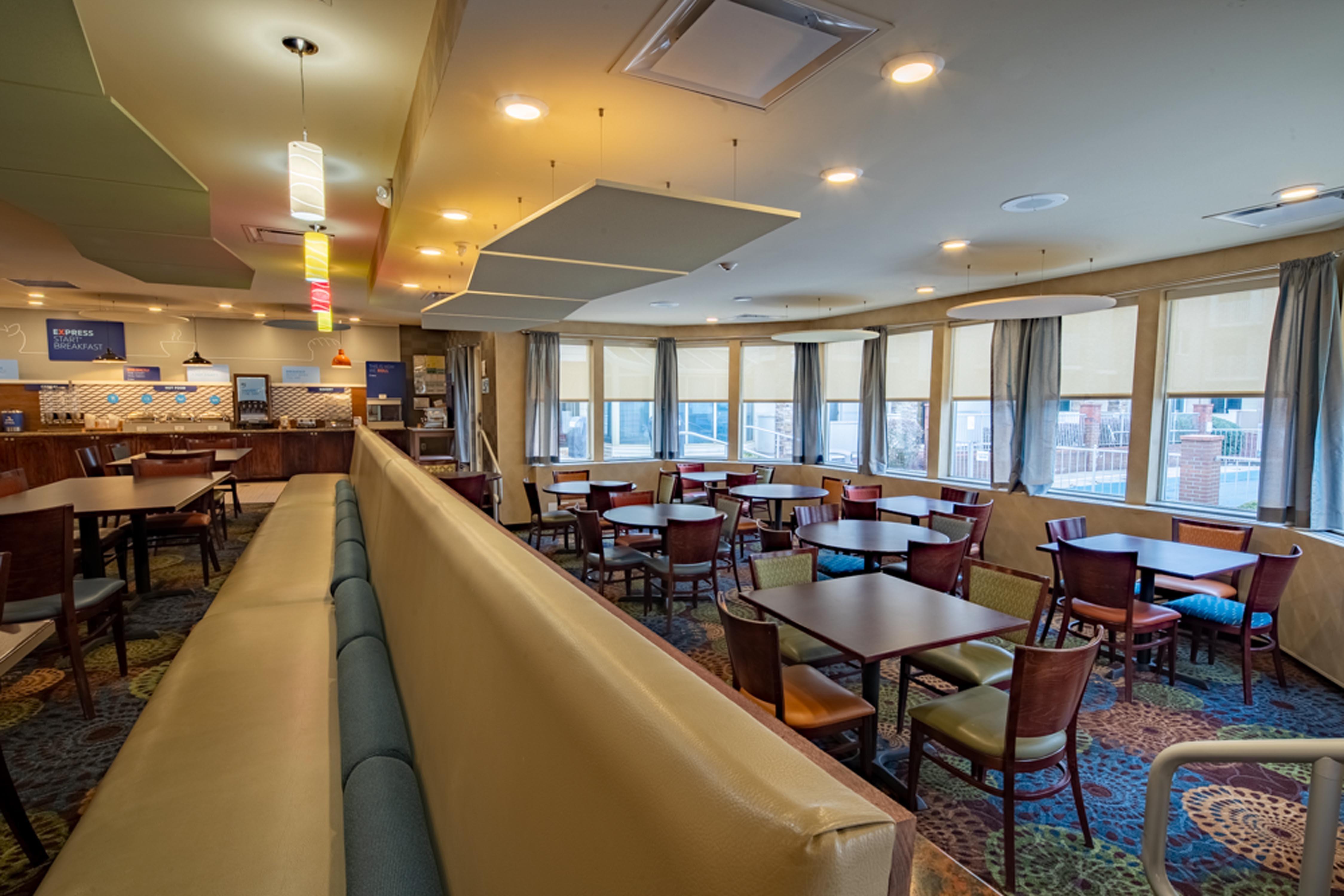 Holiday Inn Express Hotel & Suites Pittsburgh Airport By Ihg Robinson Township  Bagian luar foto