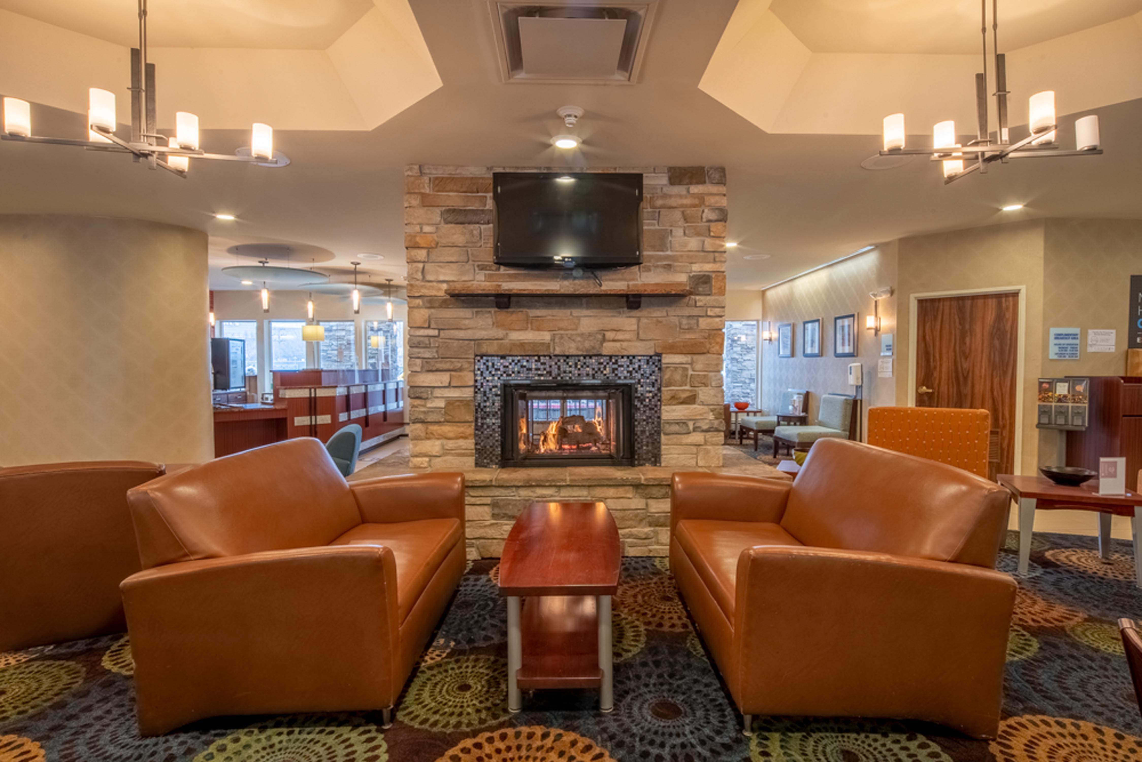Holiday Inn Express Hotel & Suites Pittsburgh Airport By Ihg Robinson Township  Bagian luar foto