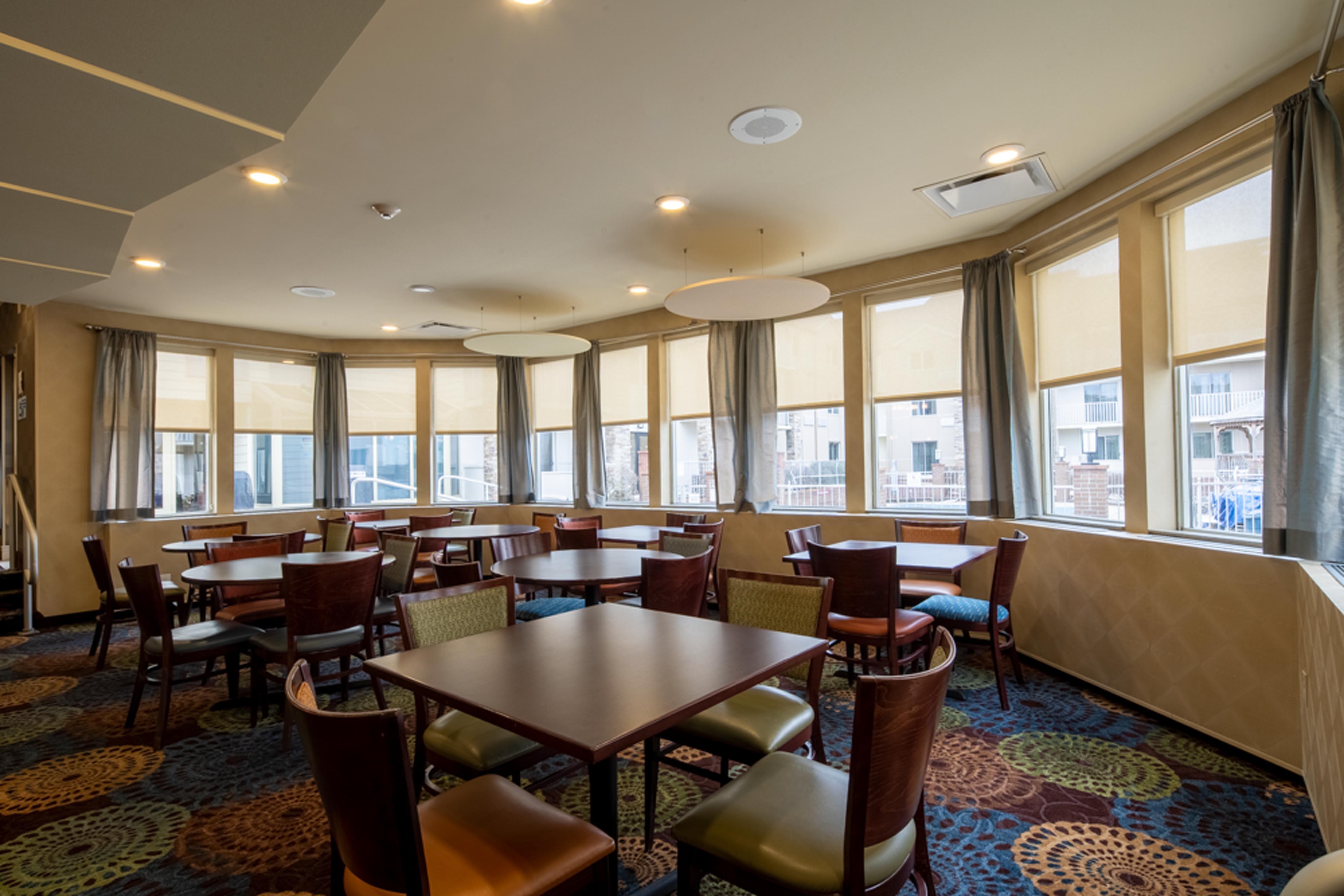 Holiday Inn Express Hotel & Suites Pittsburgh Airport By Ihg Robinson Township  Bagian luar foto